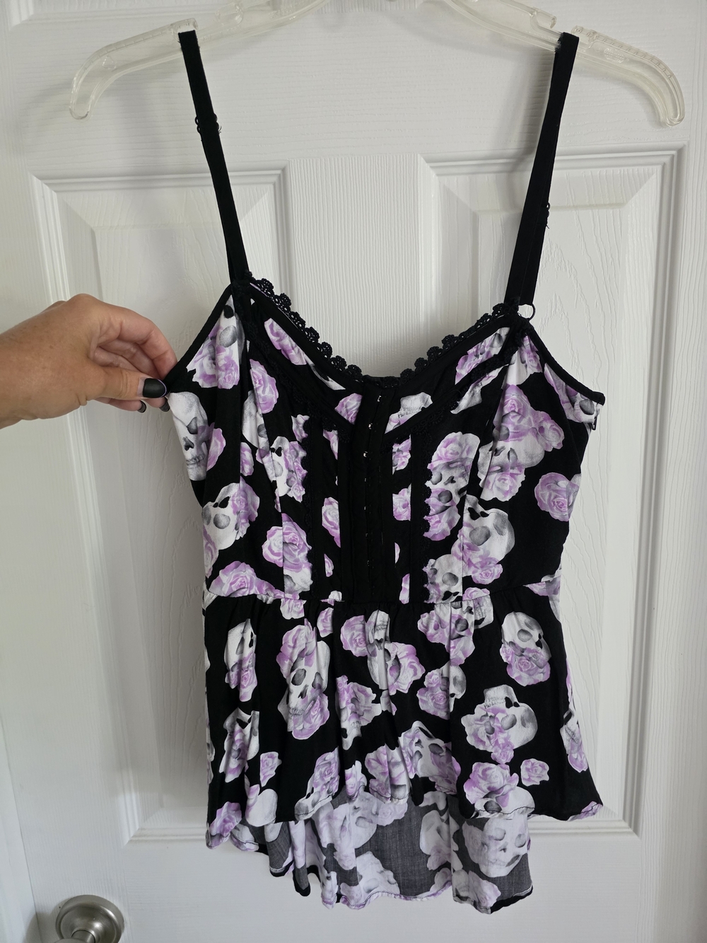Hot Topic Black & Purple Skull & Roses Lace Top Sz S Summer Goth Baddie